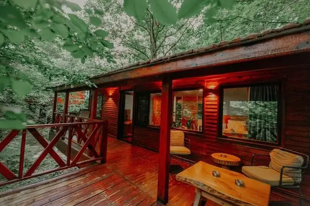 Jakuzili Ağaç Ev,Dağ Manzaralı,Jakuzili ve Teraslı