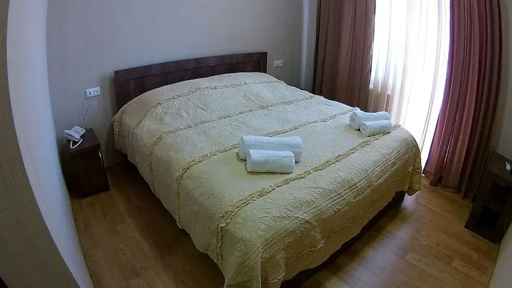 Basic Tek Büyük veya İki Ayrı Yataklı Oda, Balkon