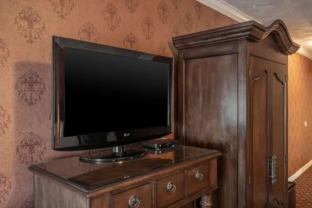 Deluxe Double Queen Room