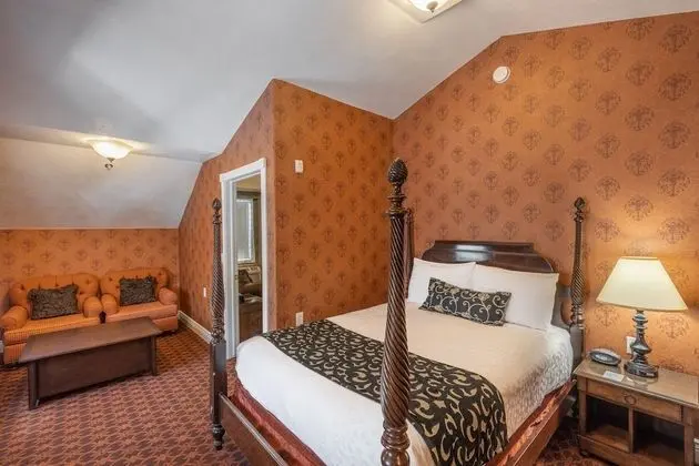 Penthouse Suite (No Pets Allowed)