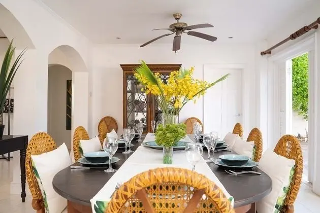 Villa, 4 Yatak Odası, Sigara İçilmez, Avlu Manzaralı