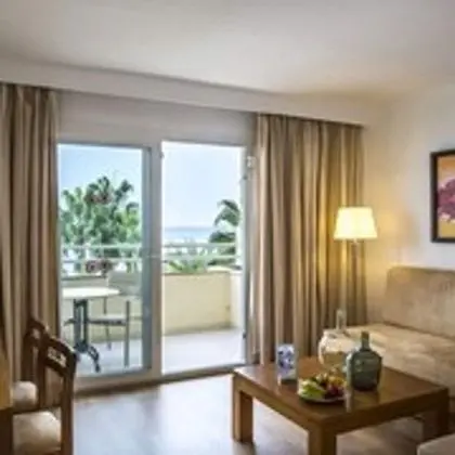 Superior Süit, Balkon, Deniz Manzaralı (2 Adults + 1 Child)