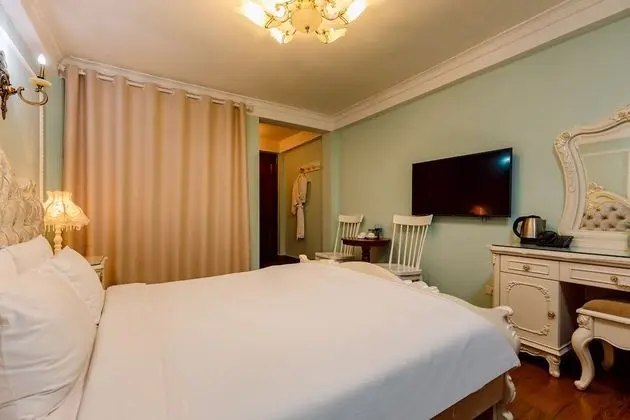 Deluxe Tek Büyük Yataklı Oda