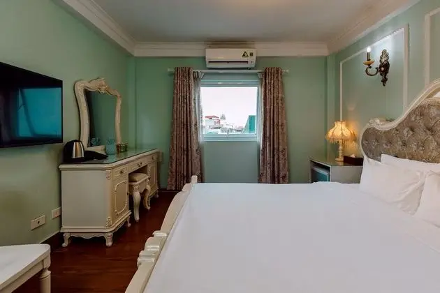 Deluxe Tek Büyük Yataklı Oda