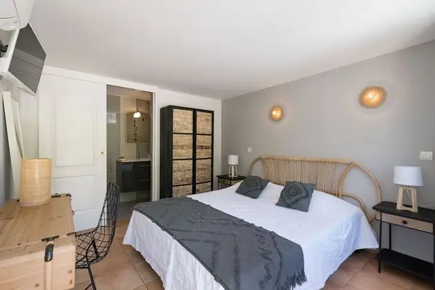 Tek Büyük Yataklı Oda, Bahçe Manzaralı