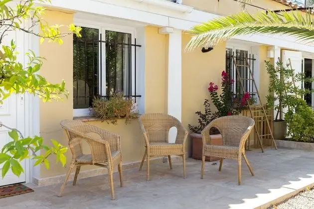 Üç Kişilik Oda, Bahçe Manzaralı