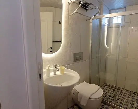 Çift Kişilik Bodrum Kat Oda, Manzarasız