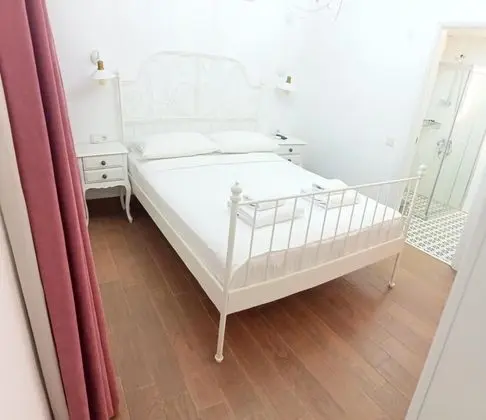 Çift Kişilik Bodrum Kat Oda, Manzarasız