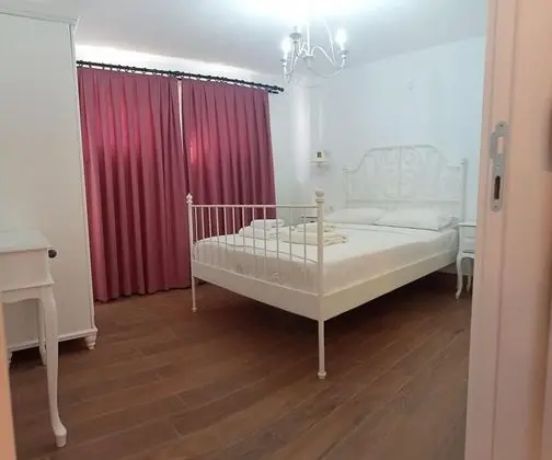 Çift Kişilik Bodrum Kat Oda, Manzarasız