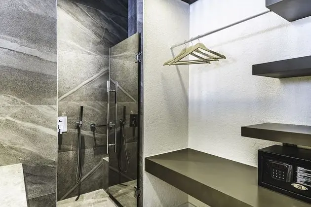 Room Selected C-In