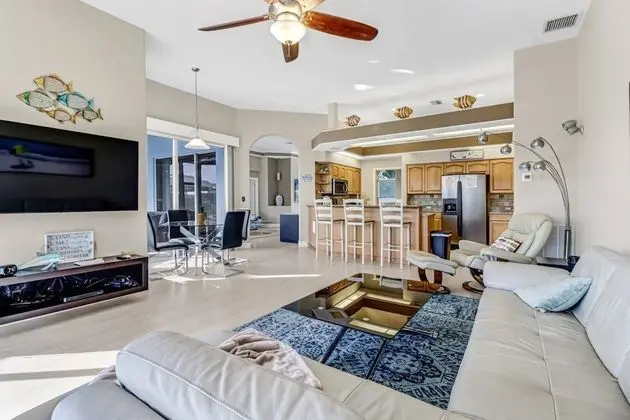 Ev (1526 SW 49th Terrace)
