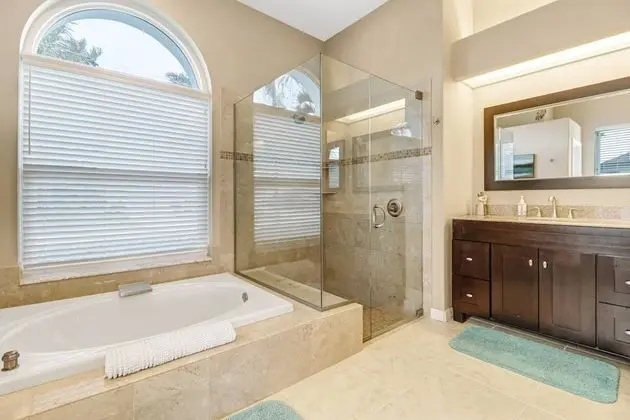Ev (1526 SW 49th Terrace)