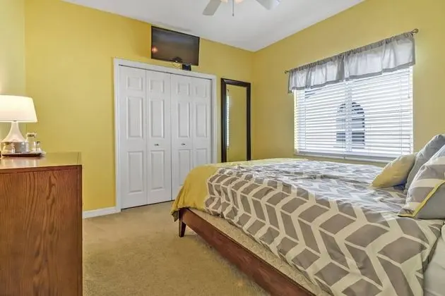 Ev (1526 SW 49th Terrace)