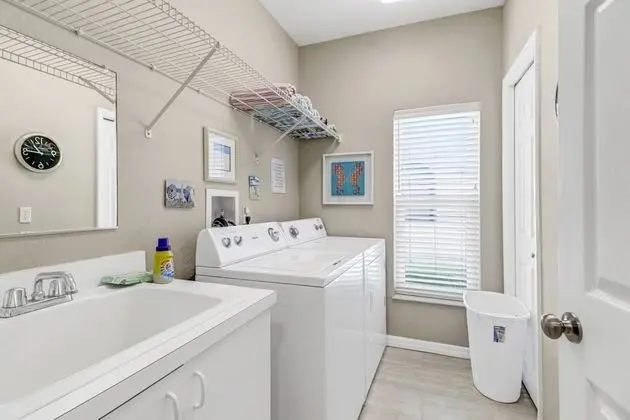 Ev (1526 SW 49th Terrace)