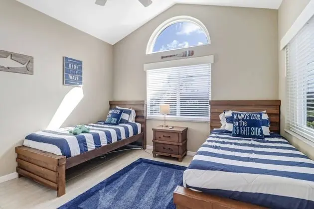 Ev (1526 SW 49th Terrace)