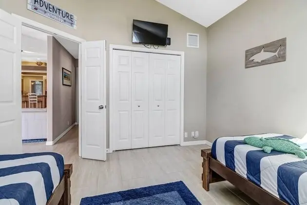 Ev (1526 SW 49th Terrace)