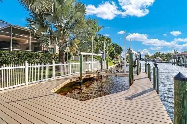 Ev (1526 SW 49th Terrace)