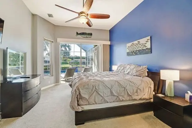 Ev (1526 SW 49th Terrace)