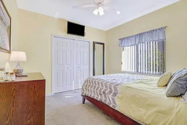 Ev (1526 SW 49th Terrace)