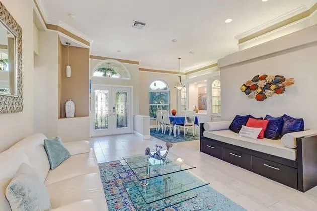 Ev (1526 SW 49th Terrace)