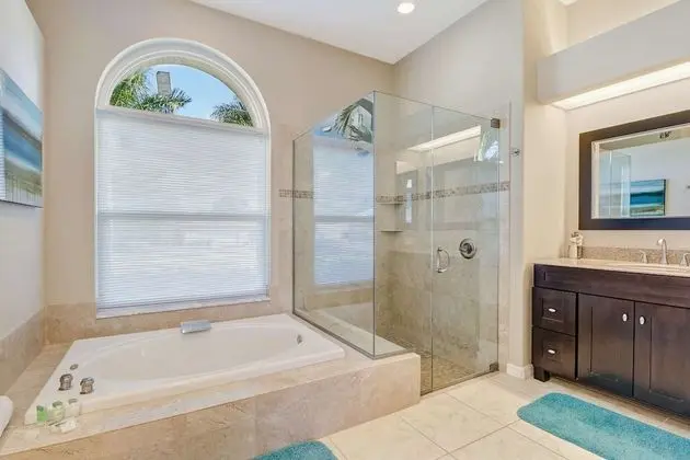 Ev (1526 SW 49th Terrace)