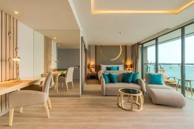 Dara Suite with Club Benefits Sea View