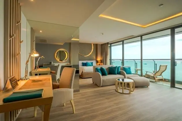 Dara Suite with Club Benefits Sea View