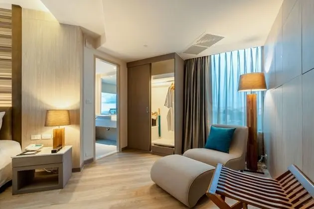 Deluxe Corner Room (Twin Bed) Sea View