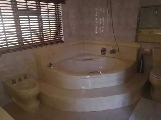 Luxury Tek Büyük veya İki Ayrı Yataklı Oda (Royal 4)