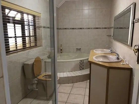 Luxury Tek Büyük Yataklı Oda (Royal 3)
