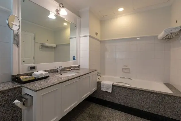 Two Bedroom Suite With Free Executive Lounge