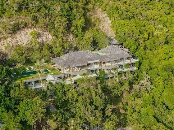 Element of 8 at Cape Laem Sor Estate