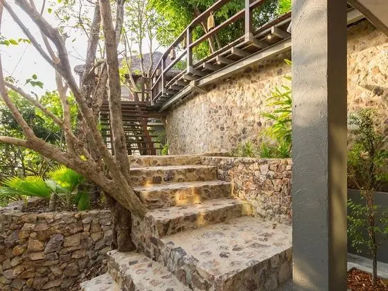 Element of 8 at Cape Laem Sor Estate