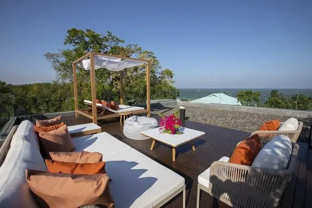 Nidhrarom Suite