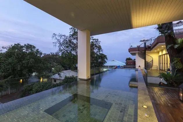 Nidhrarom Suite