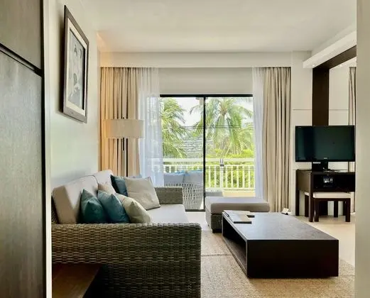 Cape Suite