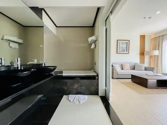 Cape Suite