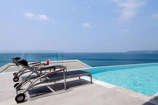 1 Bedroom Ocean Front Pool Villa