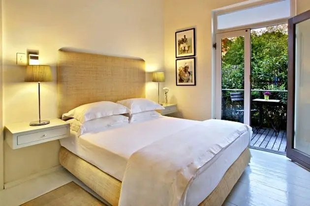 Tek Büyük Yataklı Oda, Balkon, Bahçe Manzaralı