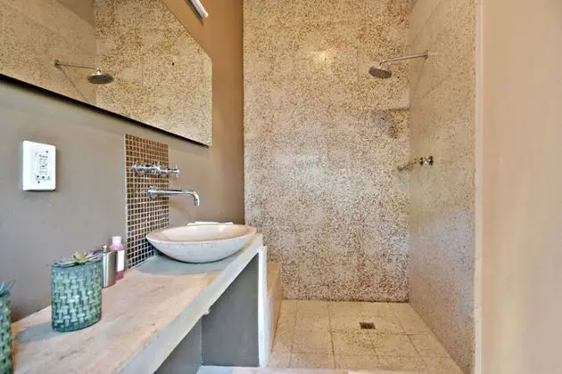 Tek Büyük Yataklı Oda, Balkon, Bahçe Manzaralı