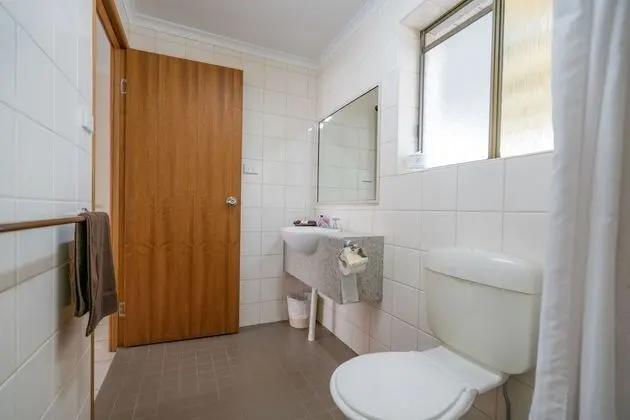 Basic Tek Büyük Yataklı Oda