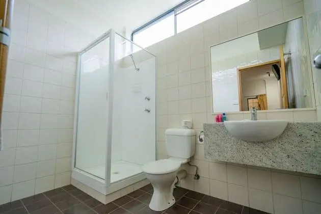 Basic Tek Büyük Yataklı Oda