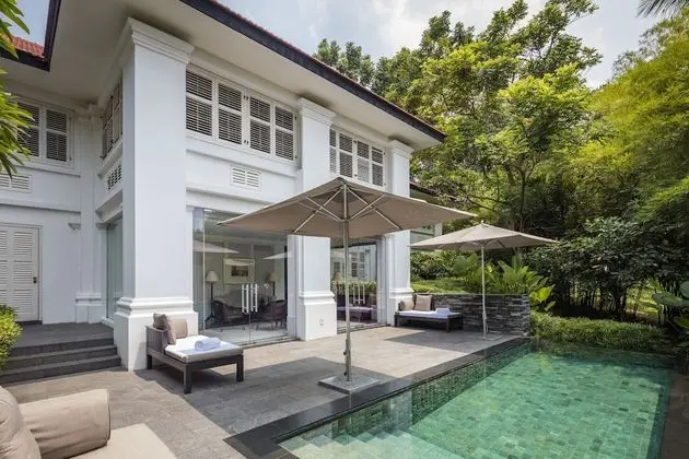 Ev (Colonial Manor)