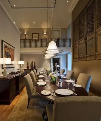 Ev (Colonial Manor)