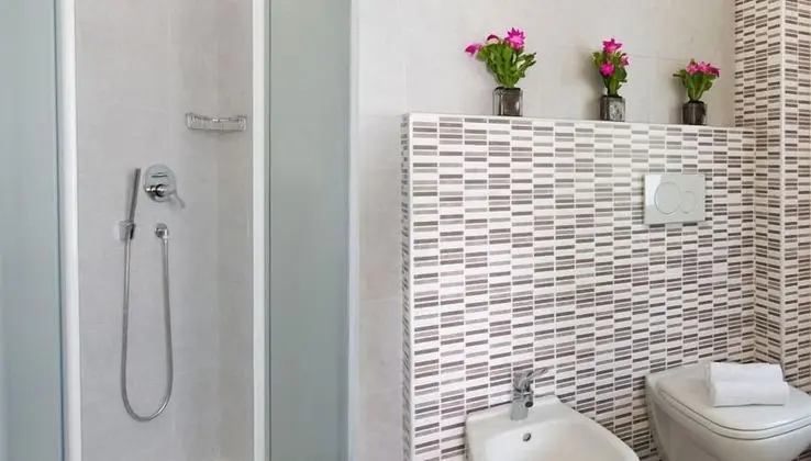 Üç Kişilik Oda, Balkon