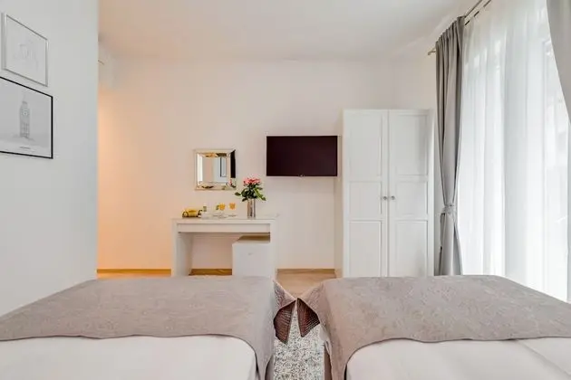 Deluxe Tek Büyük Yataklı Oda, Balkon (London)