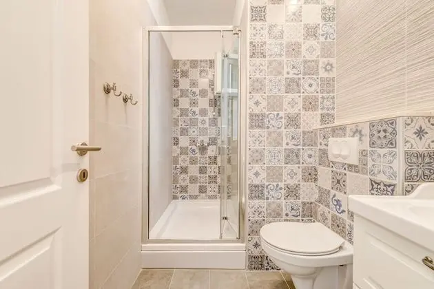 Deluxe Tek Büyük Yataklı Oda, Balkon (London)