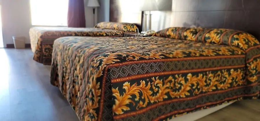 Oda, 2 Büyük (Queen) Boy Yatak, Sigara İçilebilir