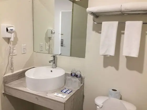 Tek Büyük Yataklı Oda, 2 Çift Kişilik Yatak
