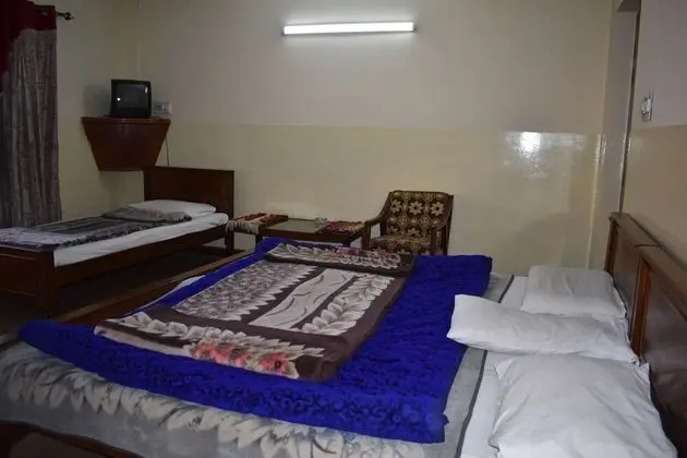 Üç Kişilik Oda